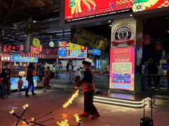 -三亚火车头万人海鲜广场