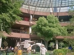 -瑞虹新天地月亮湾