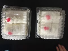 -红宝石·鲜奶小方·海派西点房(金杨店)