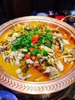 -沪小二炭火蛙锅(淮海中路美食不夜城店)