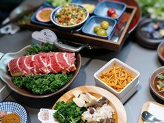 -楠小云·云南鲜牛野生菌自助火锅(九眼桥店)