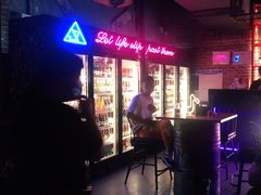 -UP嘻哈酒吧(粉巢店)