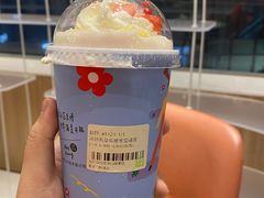 冰博克草莓撞撞宝藏茶-奈雪的茶(重庆万象城北区店)