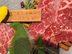 -山川小町·极番烧肉(新地假日广场店)