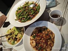 -阿瓦山寨·湘菜现炒·剁椒鱼头王(咸阳总店)