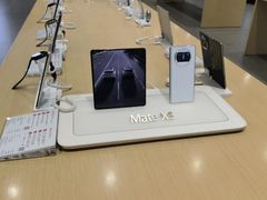 -华为授权体验店(中山公园来福士)