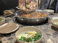 -肖肖酸萝卜鱼火锅(总店)