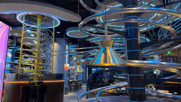 spacelab失重餐厅(苏州中心店)-"【位置 99】苏州中心南区⑤楼,从