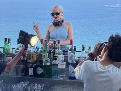 -瑰丽酒店·海吧·天际下午茶·现场DJ·天台酒吧