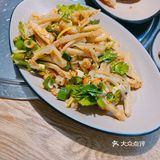 上个月新开的店，味道还不错，第一次去吃把小吃类感兴趣
