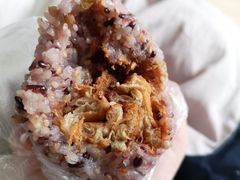 早点的蒸饭包油条-芳婆糕团店(王府大街店)