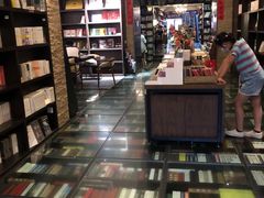 -钟书阁(松江泰晤士小镇店)