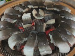 -围炉肉舍•炭烤活鳗•丹东海鲜烤肉(步行街店)