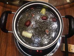 -周老三跷脚牛肉·全牛火锅(非遗传承店)