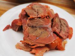腊牛肉-何老二卤汁凉粉