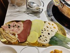 -洪氏嗨捞·广东猪肚鸡·椰子鸡火锅(西咸万象城店)