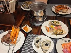 -广州万富希尔顿酒店·感趣自助餐厅·金秋蟹宴生蚝海鲜刺身