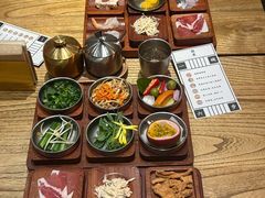 -银米·云南传统过桥米线(双廊黑金冠店)
