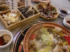 -阿婆情腊排骨火锅(金虹路店)