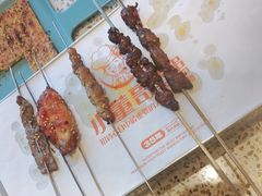 -小董哥烤串·爆汁大油边(故宫店)