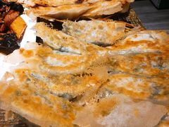 -阿洪锅贴王(小吃城店)