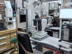 -豪门视光·星趣控·蔡司依视路眼镜代理商(中央大街店)