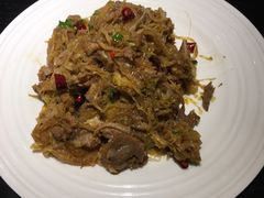 酸菜炒月牙骨-梧桐树下(云锦世家店)