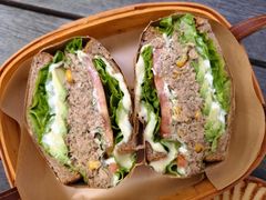 牛油果金枪鱼三明治-萤火虫咖啡(砖著店)
