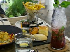 -Mark&Mars Restaurant