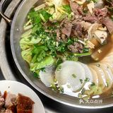 在翘脚牛肉汤锅店里吃到好吃的甜皮鸭