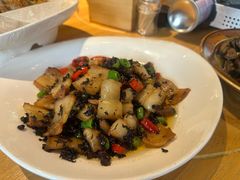 -头上红煨盐鸡·非遗院子餐厅