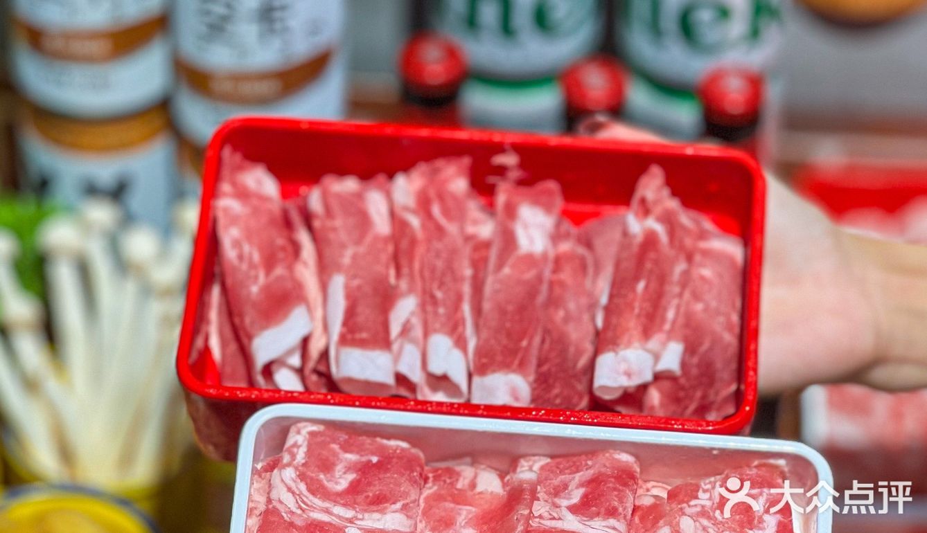 来吃这家地摊火锅，为的就是实现🆓啤酒畅饮‼️