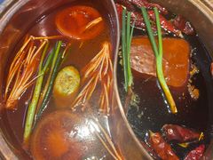 蕃茄鸳鸯锅-镇江龙·火锅串串(武侯祠店)