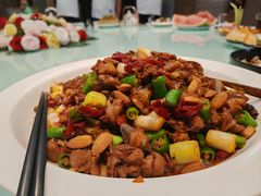喀城巴旦木辣子鸡-喀城木卡姆烤全羊餐厅