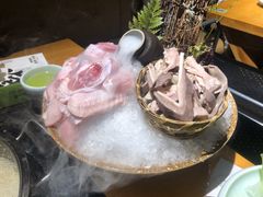-洪氏嗨捞·广东猪肚鸡·椰子鸡火锅(西咸万象城店)