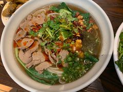 -爆炸头阿姨小四川正宗川味小吃(无任何分店)