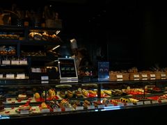 面包甜点陈列柜-Salon de The de Joel Robuchon(外滩18号店)