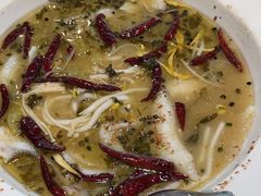 -渔语鱼酸菜鱼新川菜(来福士店)