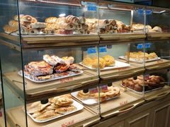 面包甜点陈列柜-新侨三宝乐面包店(崇文门店)