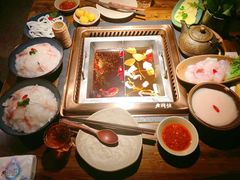 -老牌坊云南鱼豆花火锅(爱建店)