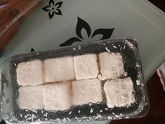 -85度C(生甜甜圈研究工坊·上海松江人民北路店)