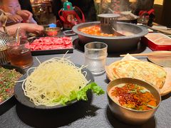 -晓宇重庆火锅(西安荟聚店)