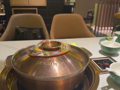 -润园四季椰子鸡火锅(卓越INTOWN店)