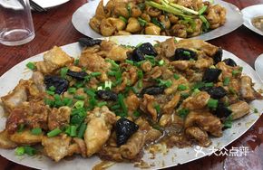 Shrimp Cake with Preserved Plum and Pork Intestine Noodle