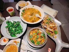 -大头虾越式风味餐厅(光明广场店)