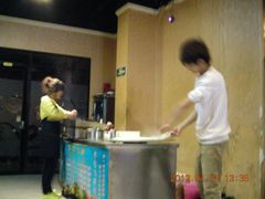 飞饼制作区-陈三娃泡姜鸡(太白北路店)