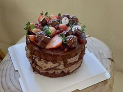 招牌红丝绒草莓裸蛋糕-艾加柒克蛋糕茶歇甜品台(春熙路店)