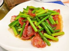 蒜薹炒腊肠-峡谷农家乐饭店