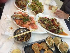 -覃记海鲜美食餐厅