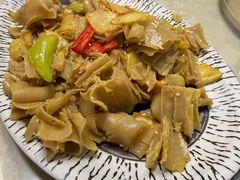 土豆片栲栳栳-天天向上素食餐厅(五台山店)